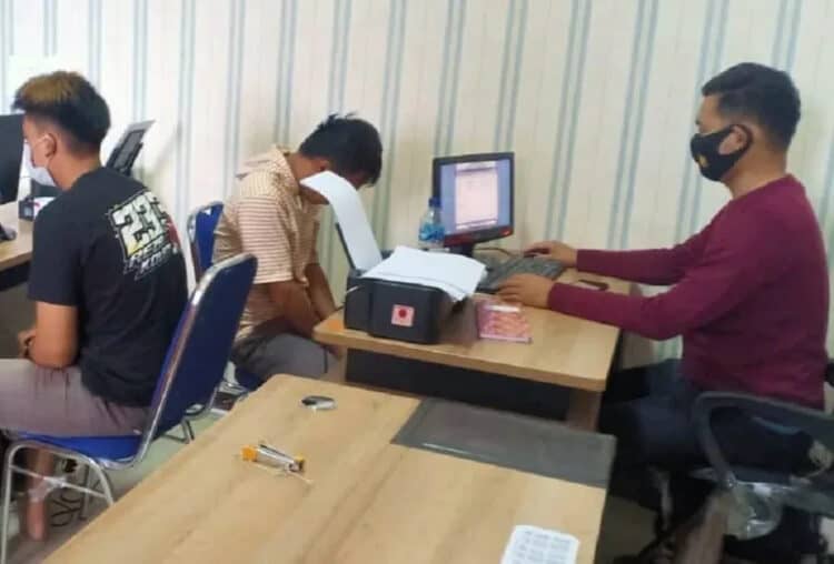 Dua Pemuda Pengedar Obat Terlarang Dibekuk