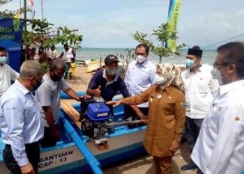 Puluhan Perahu dan Mesin Untuk Nelayan agar Tingkatkan Perekonomian