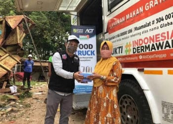 Warga TPA Cipeucang Terima Bantuan Pangan dan Beras