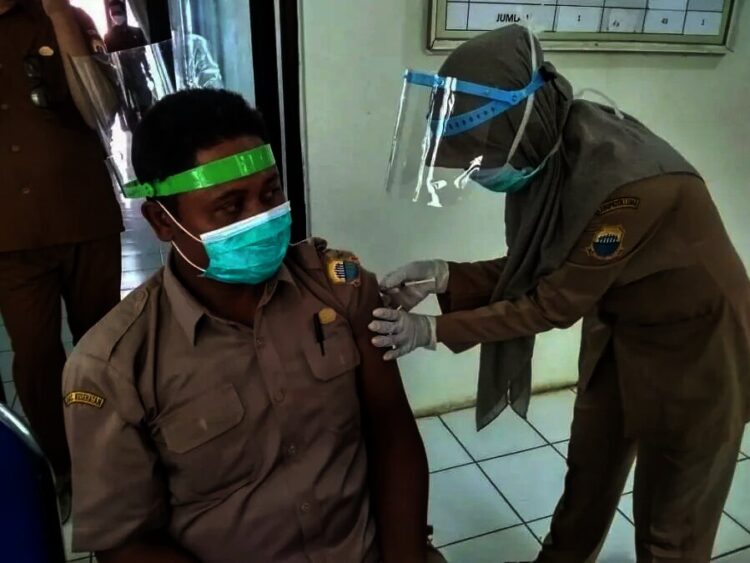 10 Nakes di Kawasan Suku Baduy Gagal Divaksin