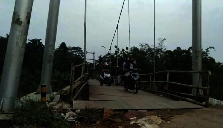 Sangat Membahayakan, Sebagian Konstruksi Jembatan Apus Bergeser