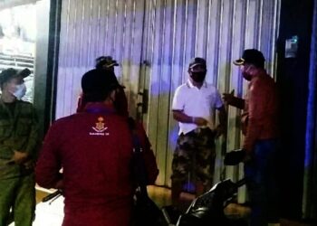 Razia PPKM, Penyegelan Kafe Mendapat Perlawanan