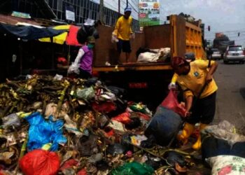 Volume Sampah Meningkat, Armada Angkut Terbatas