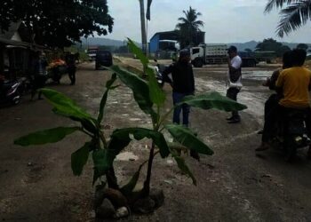 DPRD Lebak Minta PT Cemindo Bertanggungjawab Soal Jalan Rusak
