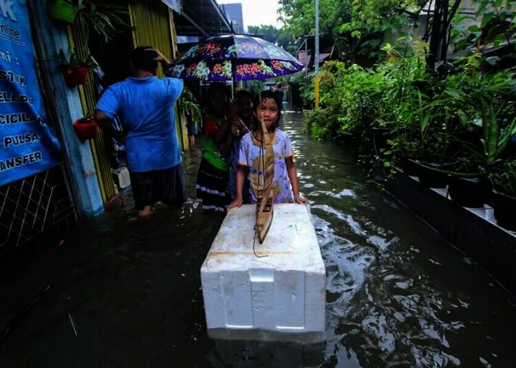 Akibat Curah Hujan Tinggi, Pemukiman warga Terendam Banjir