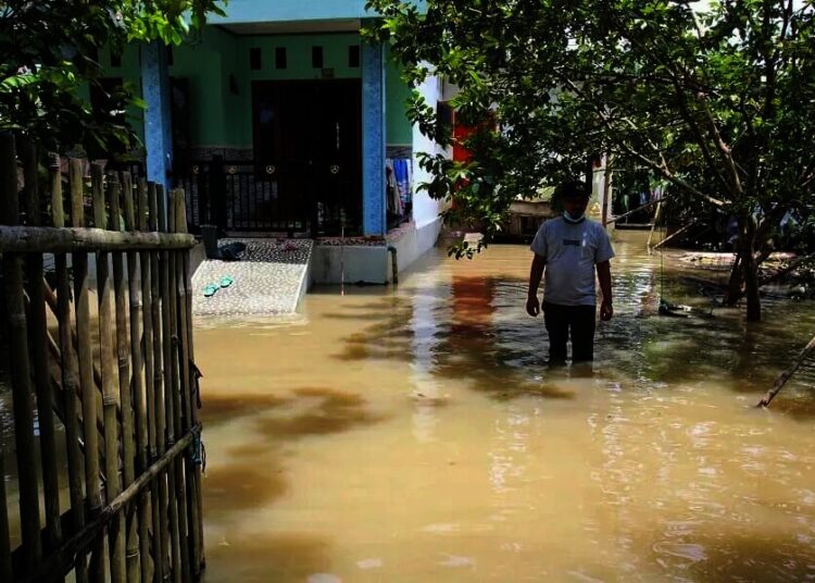 Pemukiman Warga Tergenang Banjir di Kresek