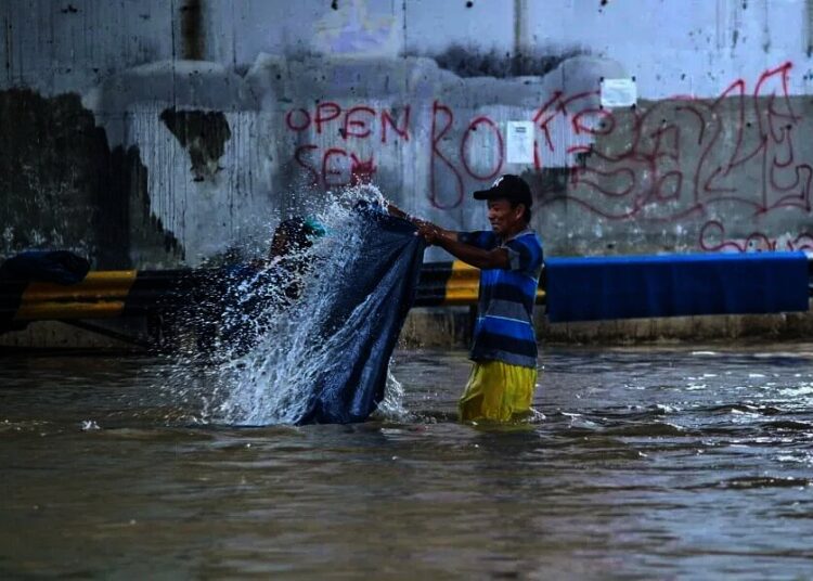 Banjir di Flyover Cibodas.