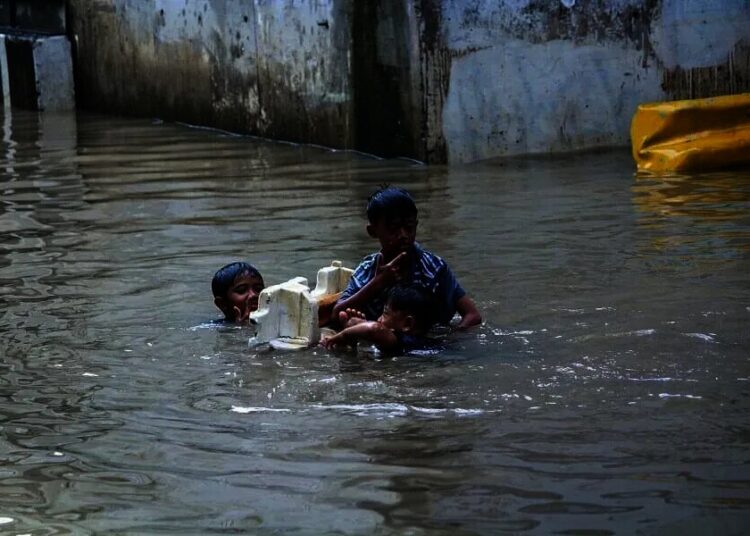 Banjir di Flyover Cibodas.
