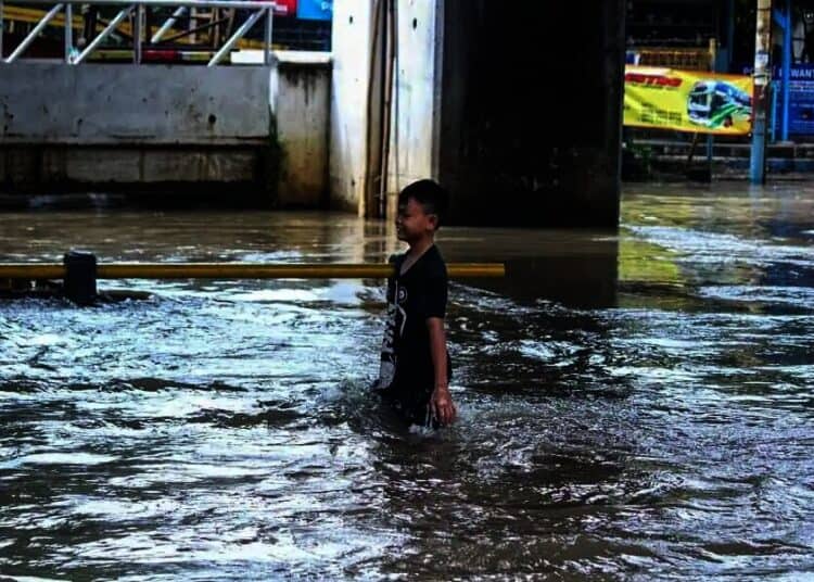 Banjir di Flyover Cibodas.