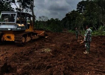Kodim Lebak Buka Akses Jalan Pelosok Pedesaan