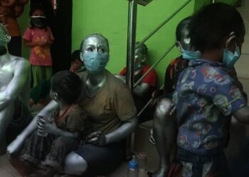 Nenek dan Cucu Manusia Silver Terjaring Razia