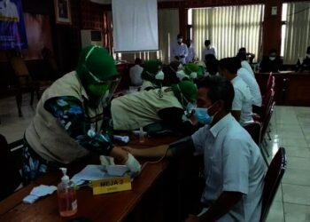 Jelang PTM, Ribuan Guru di Kabupaten Serang Divaksin