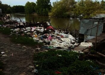 Sampah di Kalimati Ciujung Kabupaten Serang Tak Kunjung Ditangani