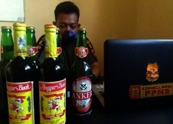 Satpol PP Kabupaten Lebak Amankan Puluhan Botol Miras