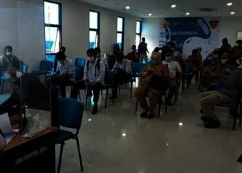 Peserta Vaksinasi Tahap Dua di RSU Tangsel Membludak