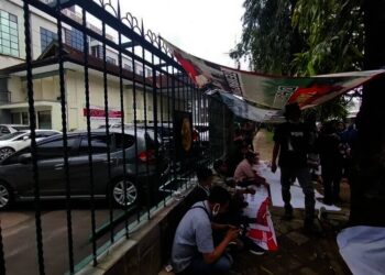 Sidang Kesembilan, Warga Terdampak JORR II Serahkan Bukti