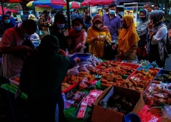 Berburu Takjil di Pasar Lama Tangerang