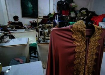 Produksi Mukena Saat Bulan Ramadan