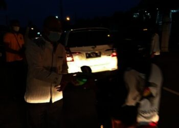 Pengadilan Negeri Pandeglang Bagi-bagi Takjil di Jalanan