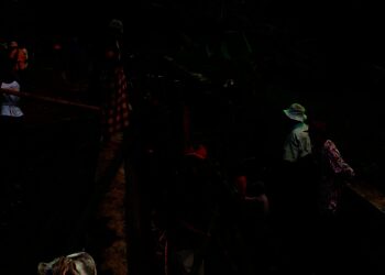 APBD “Tak Berdaya”, Petani Swadaya Perbaiki Irigasi yang Jebol