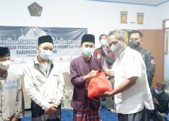 PWI Kabupaten Tangerang Santuni Yatim dan Santri