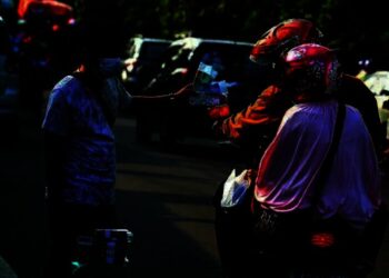 Jasa Penukaran Uang Musiman Mulai Bermunculan Jelang Lebaran