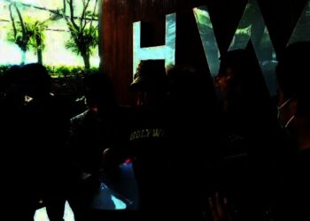 Beli Saham Holywings di The Breeze BSD