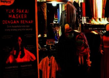 Jelang Idul Fitri, Pengunjung Pusat Perbelanjaan Meningkat dengan Prokes Ketat