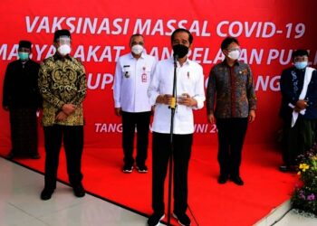 Potret Presiden Jokowi Pantau Vaksinasi di Kabupaten Tangerang