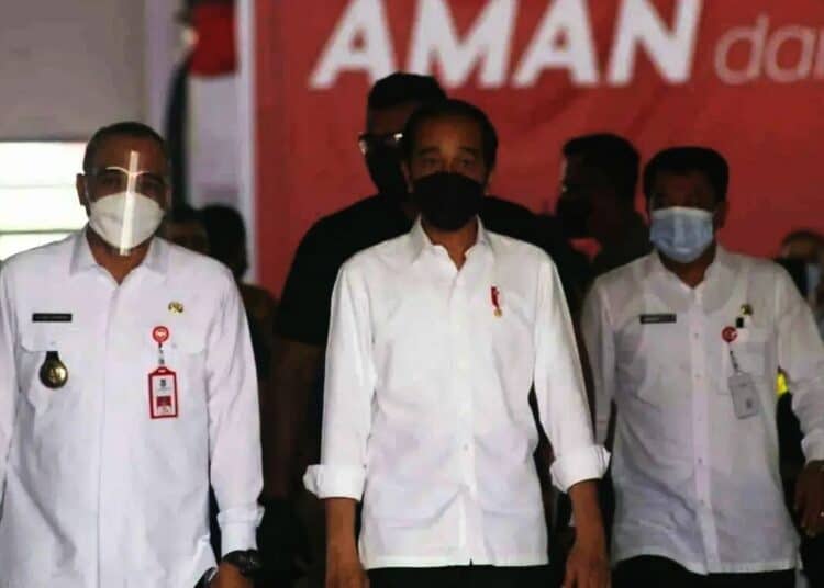 Presiden Jokowi Tinjau Pelaksanaan Vaksinasi Massal di Kabupaten Tangerang