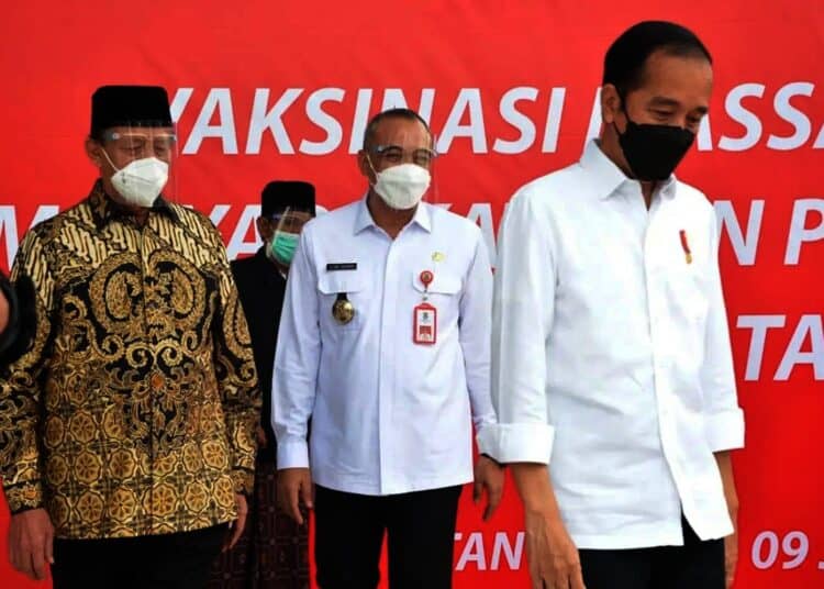 Potret Presiden Jokowi Pantau Vaksinasi di Kabupaten Tangerang