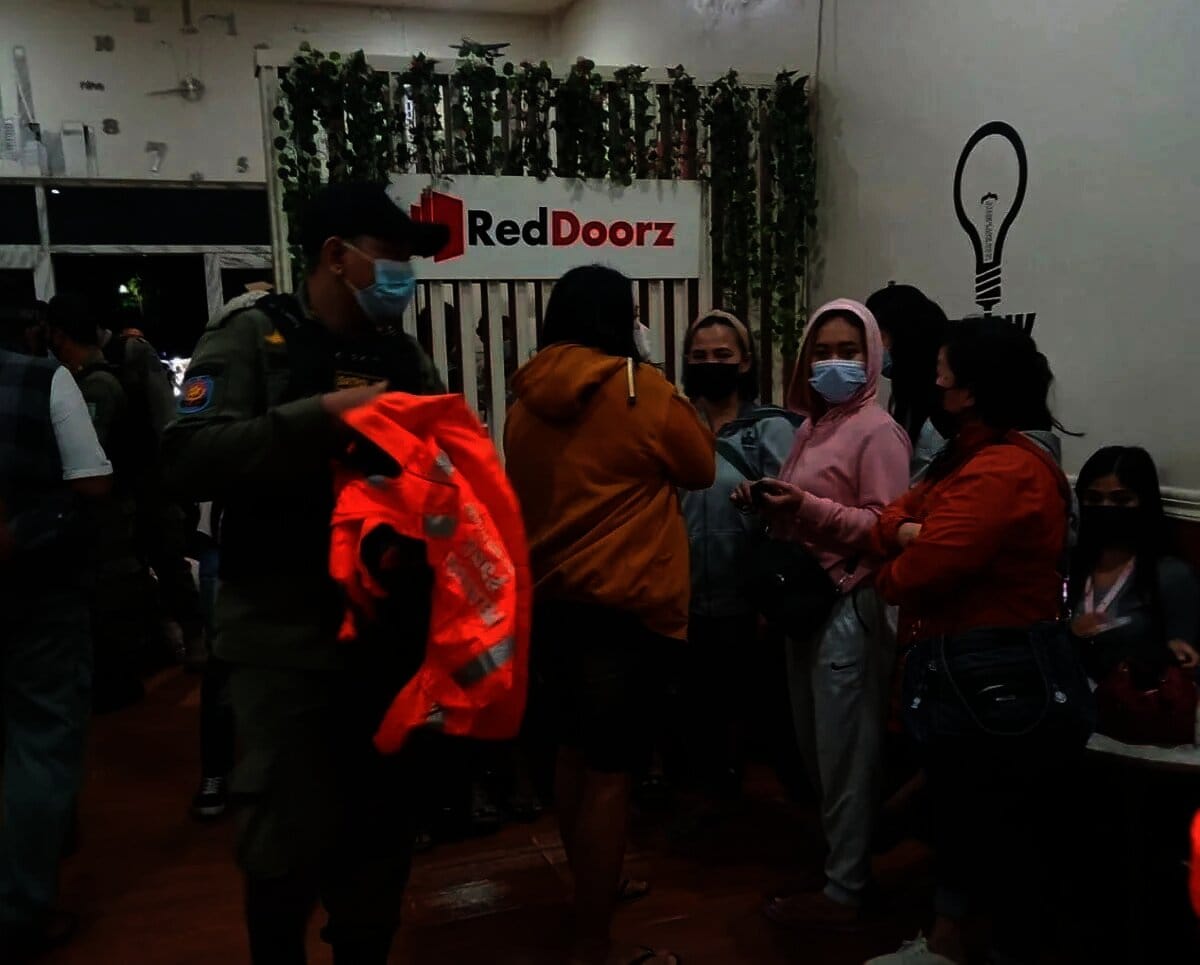 Puluhan Pasangan Mesum Kepergok Bugil, 20 Wanita Diduga PSK Online diciduk di Dua Penginapan