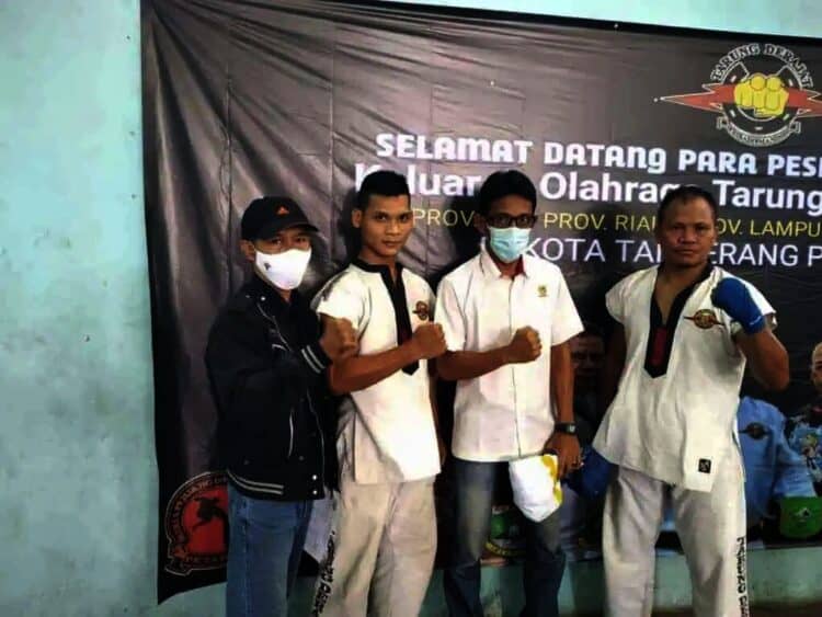 Dua Atlet Tarung Derajat Banten Ukur Kekuatan