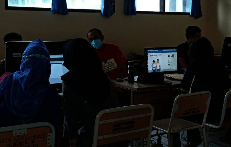 SMAN 6 Kota Tangerang Diserbu Orang Tua, Ada yang Belum Bisa Mendaftar