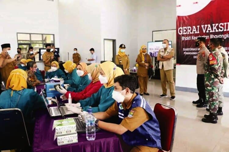 Upayakan 100 Ribu Warga Tervaksin Perminggu, Bupati Pantau Vaksinasi Covis-19 Massal se-Kab. Tangerang