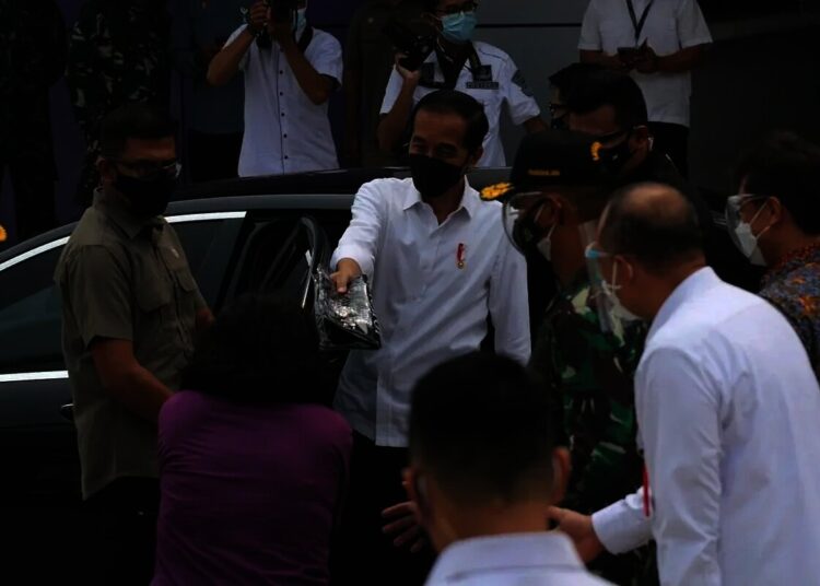 Presiden Jokowi Tinjau Pelaksanaan Vaksinasi Massal di Kabupaten Tangerang