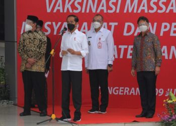 Presiden Jokowi Tinjau Pelaksanaan Vaksinasi Massal di Kabupaten Tangerang
