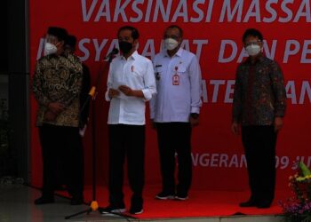 Presiden Jokowi Tinjau Pelaksanaan Vaksinasi Massal di Kabupaten Tangerang