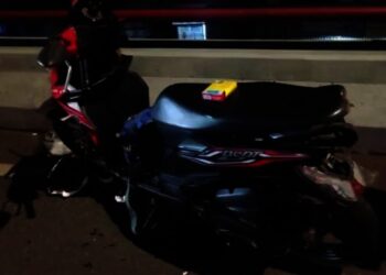 Nekad Menyalip, Pemotor Tewas Terlindas Truk di Flyover Ciputat