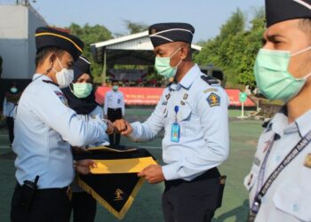 Pegawai Teladan, 2 Petugas Rutan Kelas I Tangerang Diganjar Penghargaan