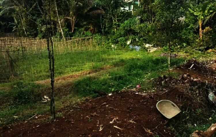 Warga Patirahet Keluhkan Pembangunan Tower di Tengah Kampung
