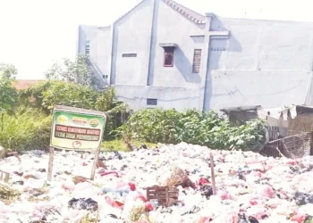 Sampah PKL Liar Resahkan Warga Perumahan Mutiara Garuda