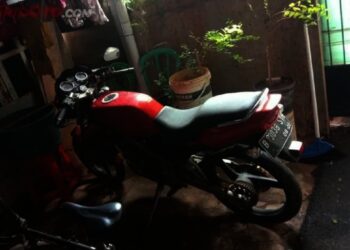 Kawasaki Ninja RR Ditinggal Pemotor Bersenjata Tajam