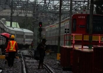 Operasional Kereta Commuter Rangkasbitung - Tanah Abang Dibatasi