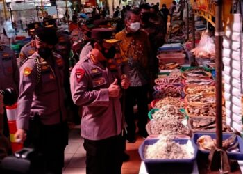 Kapolri Tinjau Protokol Kesehatan di Pasar Modern di BSD