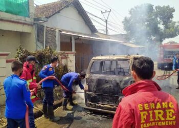 Satu Unit Mobil Terbakar di Kragilan, Kerugian 70 Juta Rupiah