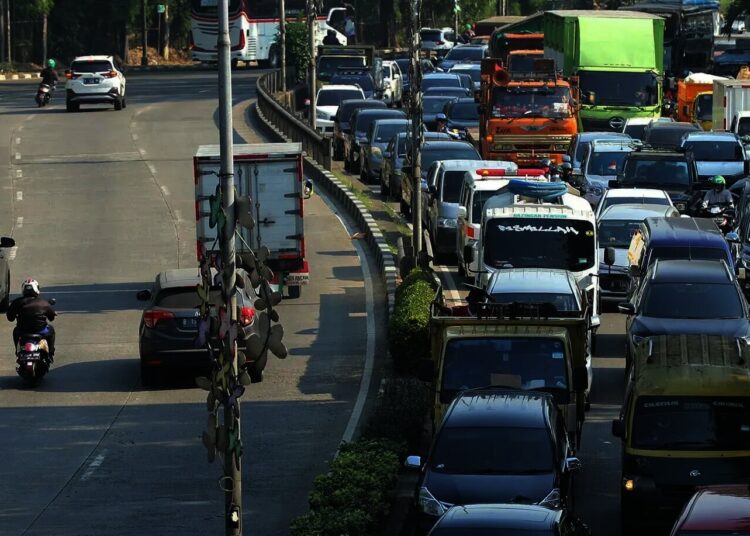 Suasana Kemacetan di Jalan MH Thamrin Cikokol