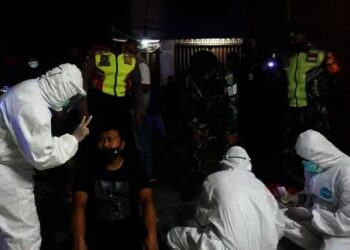 Kedapatan Nongkrong Hingga Malam, 23 Warga Lebak Dites Swab