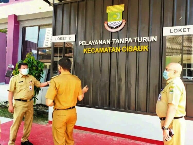 Cegah Kerumunan, Kecamatan Cisauk Gagas Layanan Drive Thru