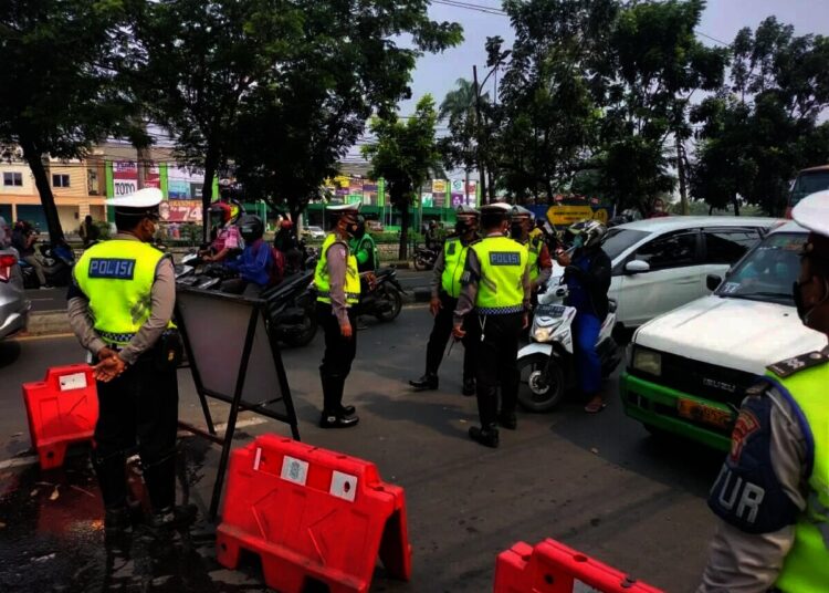 Pengetatan Pos Penyekatan PPKM Darurat di Batuceper